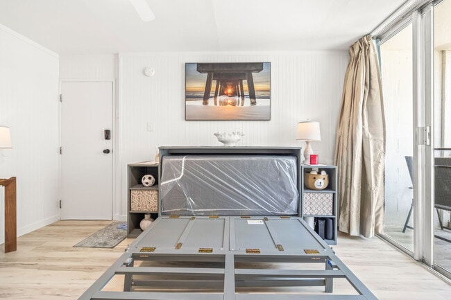 Building Photo - 2509 Ala Wai Blvd