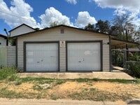 Building Photo - 2902 E Stewart St