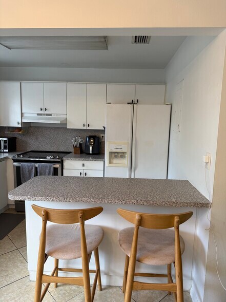 Building Photo - 688 Forrest Dr