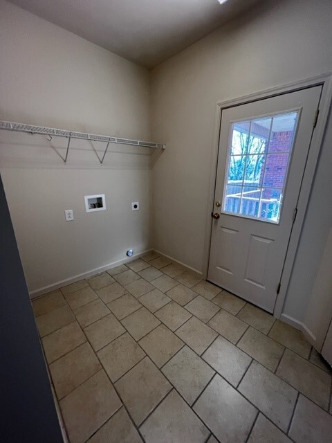 Building Photo - 275 Dale Ln