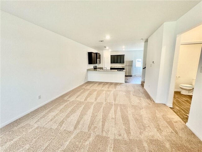 Building Photo - 126 Fox Glen Trl