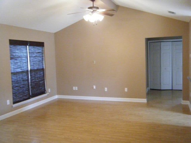 Building Photo - Charming 3BR/2BA Home with Open Floor Plan, Vaulted Ceilings & 2-Car Garage