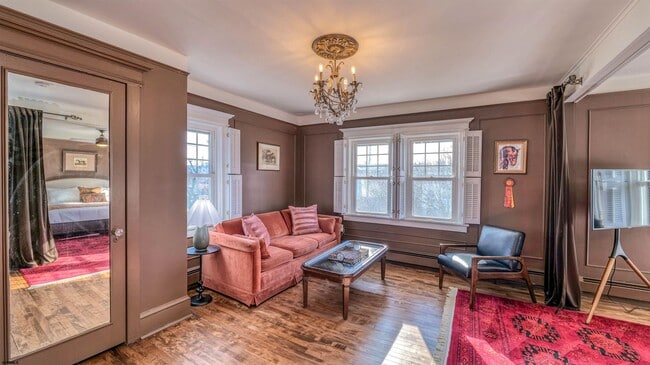 Building Photo - 17 S Derby Ave