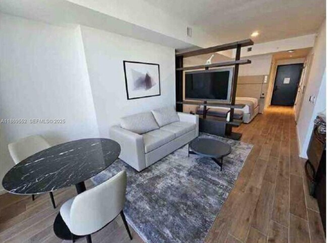 Building Photo - 398 NE 5th St