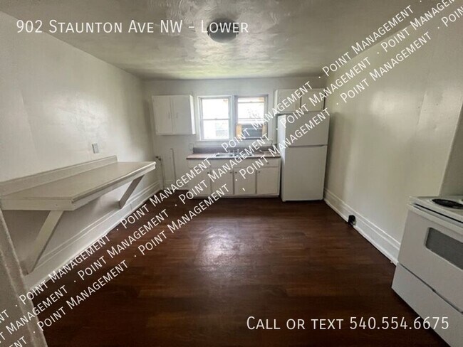 Building Photo - 902 Staunton Ave NW