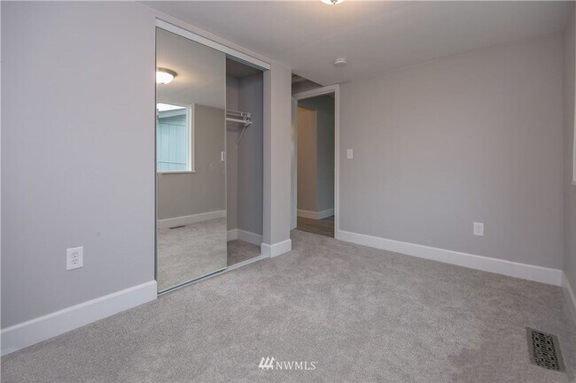 Building Photo - 4722 47th Ave SW