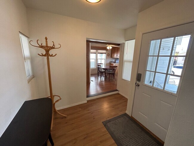 Building Photo - 17200 W Bell Rd