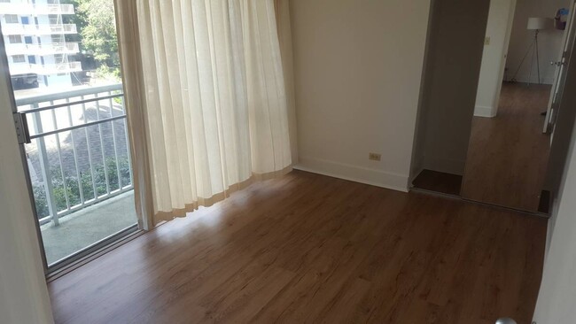 Building Photo - Upgraded 2 Bedroom / 1 Bath at the Iolani ...