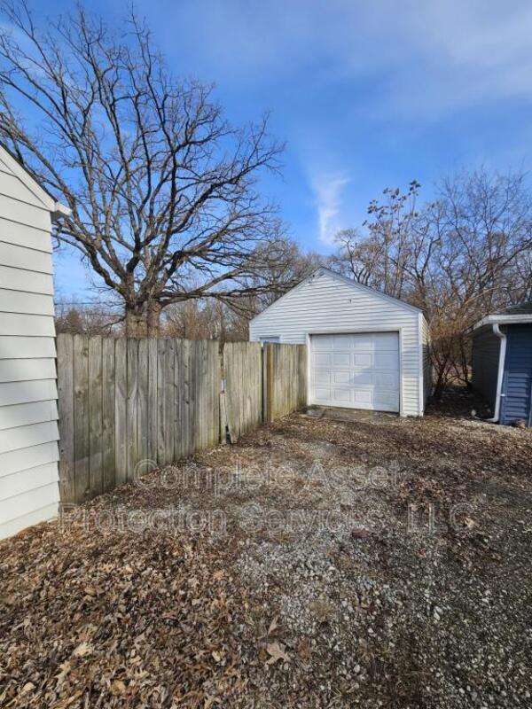 Building Photo - 7209 Catherine St
