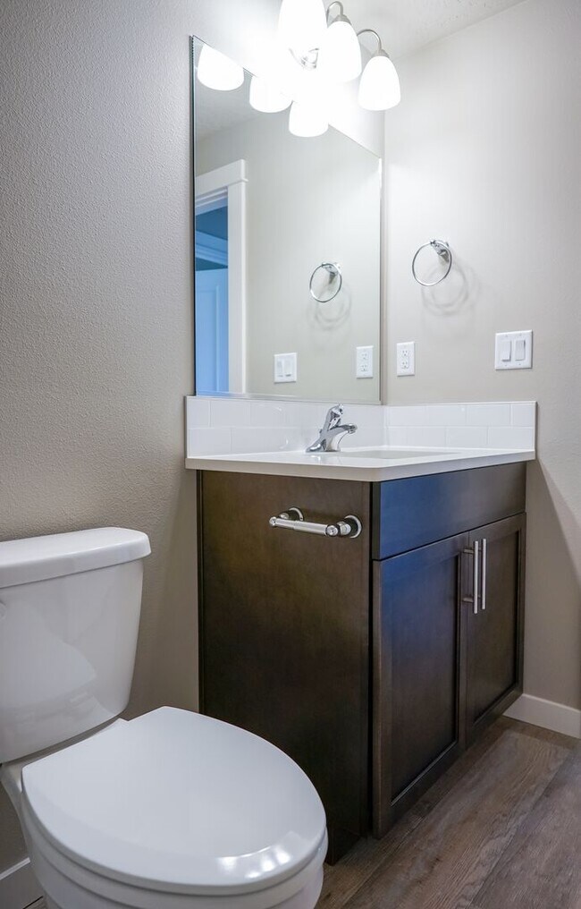 Building Photo - 3 Bedroom, 2 Bath Home  Built in 2022 - Po...