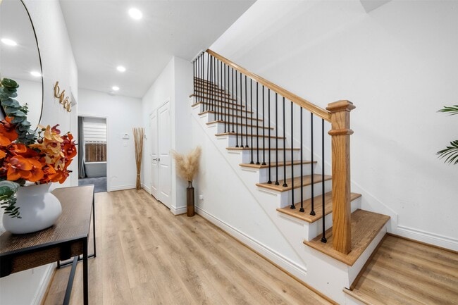 Primary Photo - 5214 Sherman St