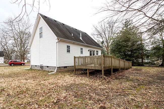 Building Photo - Newly updated 3 bedroom and 2 bath Cape Cod