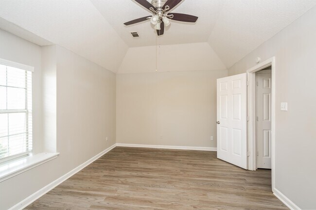 Building Photo - 6651 Elmore Woods Cove