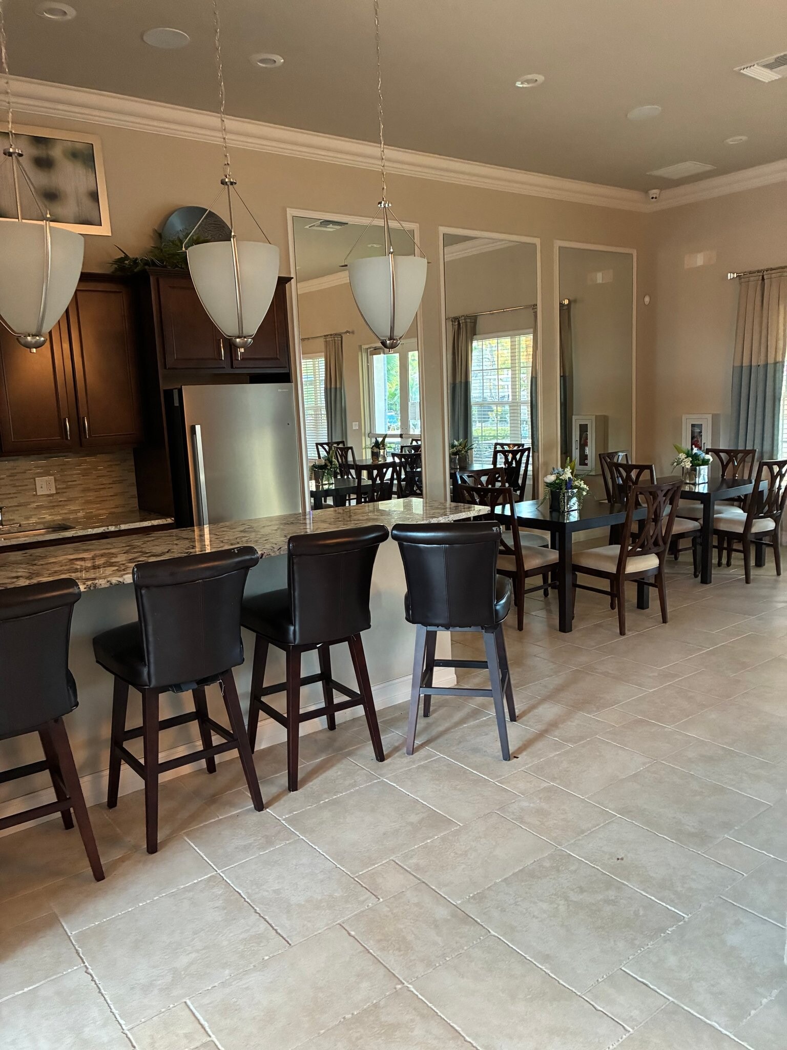 Building Photo - 8332 Enclave Way