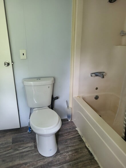 Building Photo - 196 Phoenix Dr