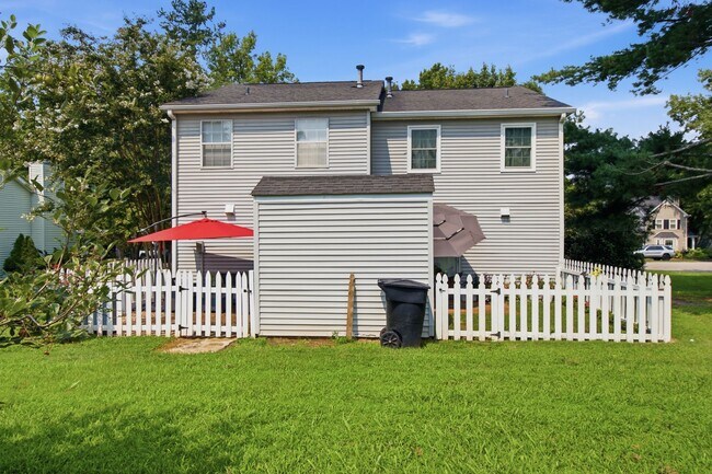 Building Photo - 1236 Carriage Park Dr