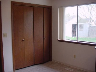 Building Photo - Single family 2 bedroom....