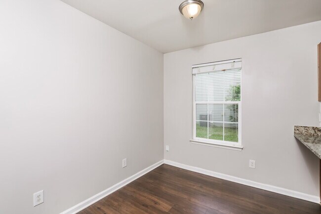 Building Photo - 4027 Taylor Oaks Dr