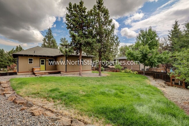 Building Photo - Wonderful Bend Property Close to Mountain ...