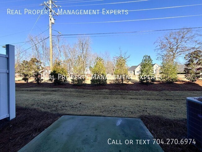 Building Photo - 6017 Rizer Dr