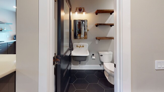 Building Photo - Fully Furnished 2 Bedroom Home With Utilities Included!