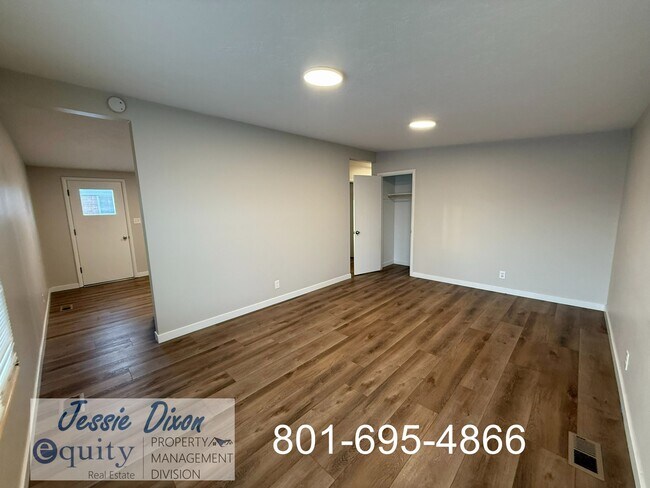 Building Photo - 364 Ann St