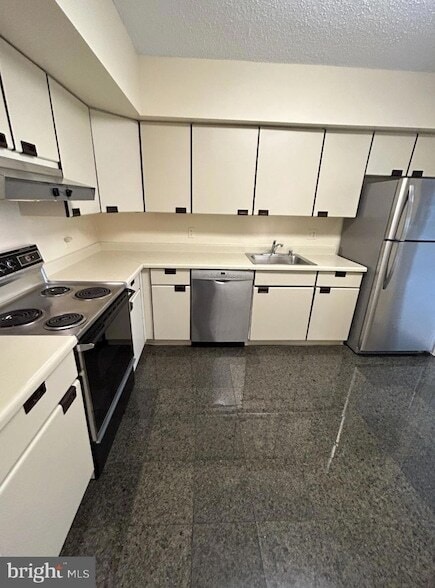 Building Photo - 4550 N Park Ave