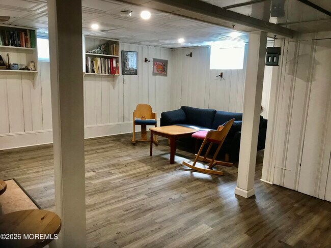 Building Photo - 145 Kemp Ave