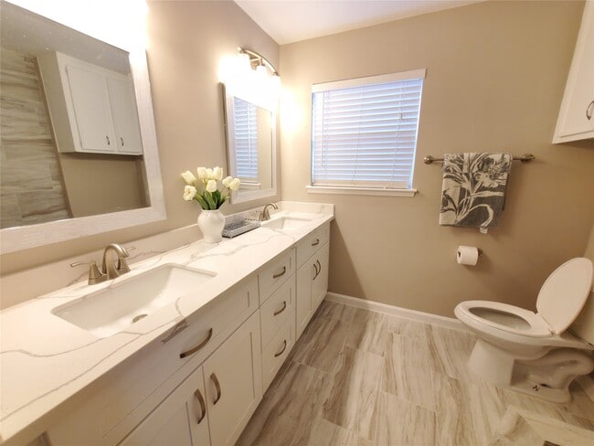 Building Photo - 2518 Sage Brush Ln