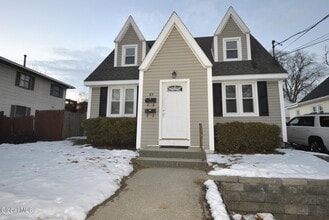 Building Photo - 83 Osborne Rd