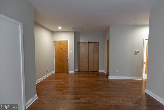 Building Photo - 220 S 16th St