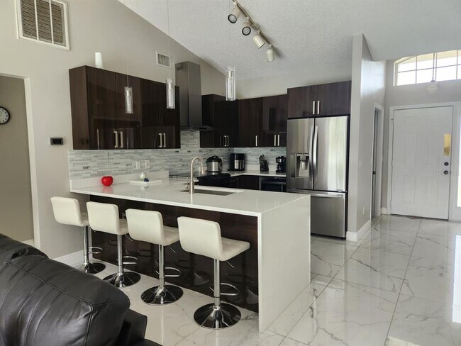 Building Photo - 17312 Silver Creek Ct