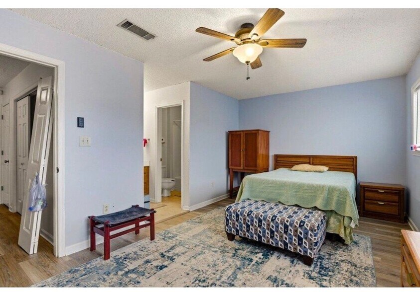 Building Photo - 775 Plantation Dr