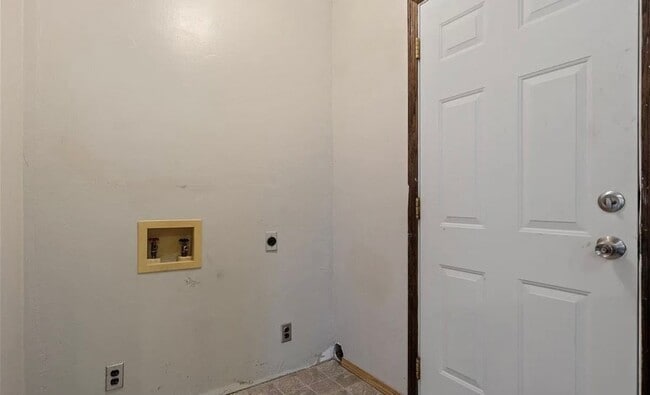 Building Photo - 3033 Shadowfax Dr