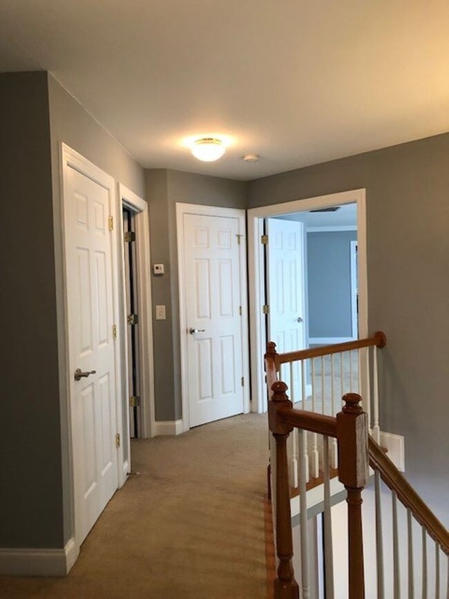 Building Photo - Fabulous home! 5 Bedrooms, 4 Bathrooms!!