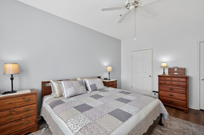 Building Photo - 2605 Chapel Lake Dr