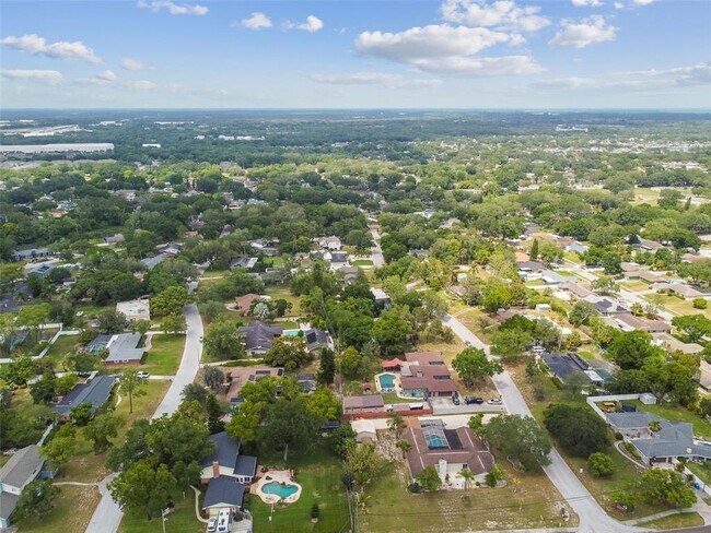Building Photo - 1302 Brandonwood Dr