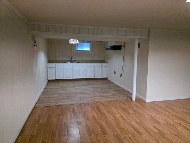 Building Photo - 481 Bunker Hill Ave