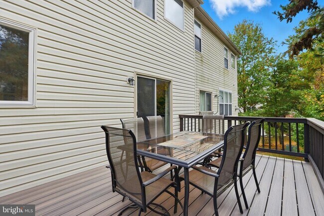 Building Photo - 47716 Bowline Terrace