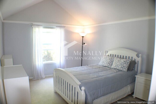 Building Photo - 3-Bedroom Home Nestled on Wooded Lot with ...