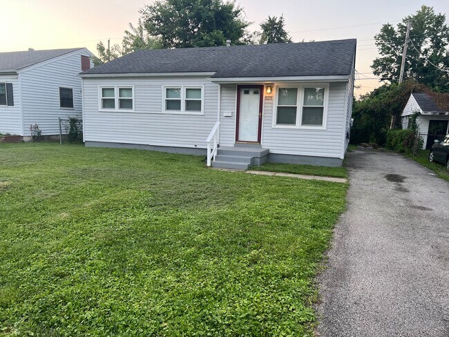 Building Photo - Beautiful 3 Bedroom 1 Bathroom Home