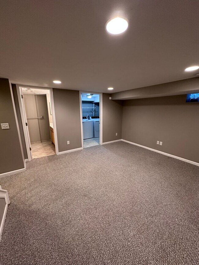 Building Photo - 6024-6026 W 35th Street