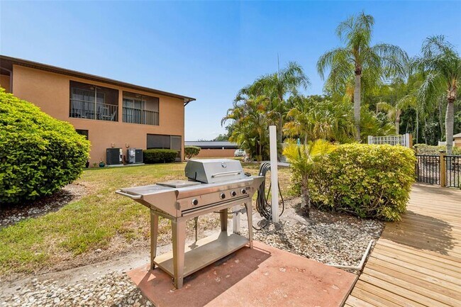 Building Photo - 14635 Par Club Cir