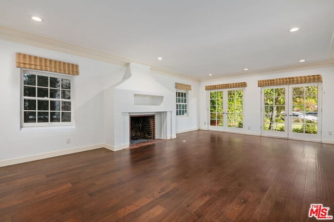 Building Photo - 139 S Anita Ave