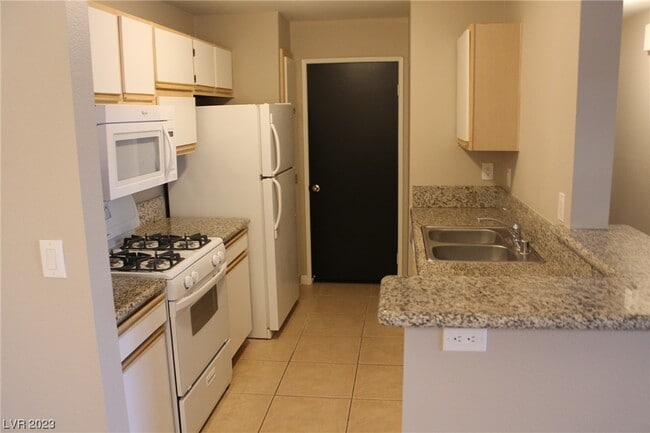 Building Photo - 2200 S Fort Apache Rd
