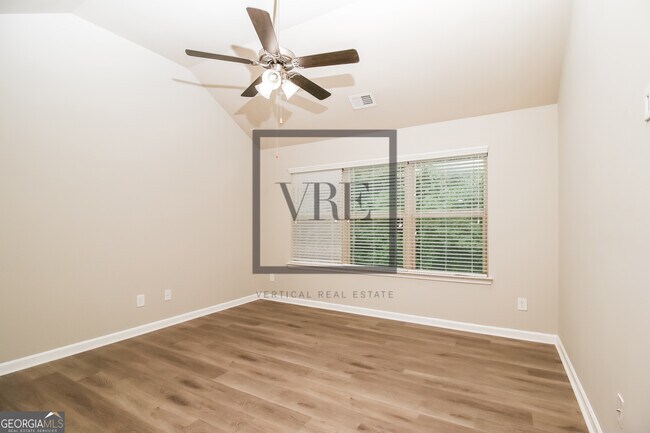 Building Photo - 133 Avonwood Cir