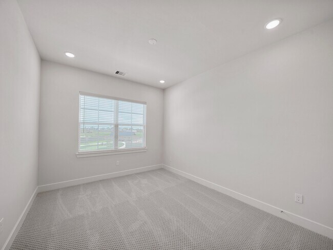 Building Photo - 1518 Colonial Gorge Dr