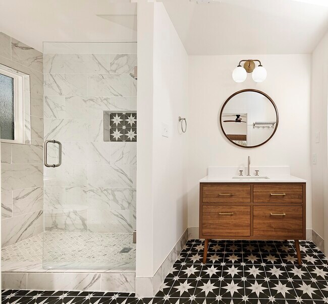 Building Photo - 15 Crinkleroot Ct