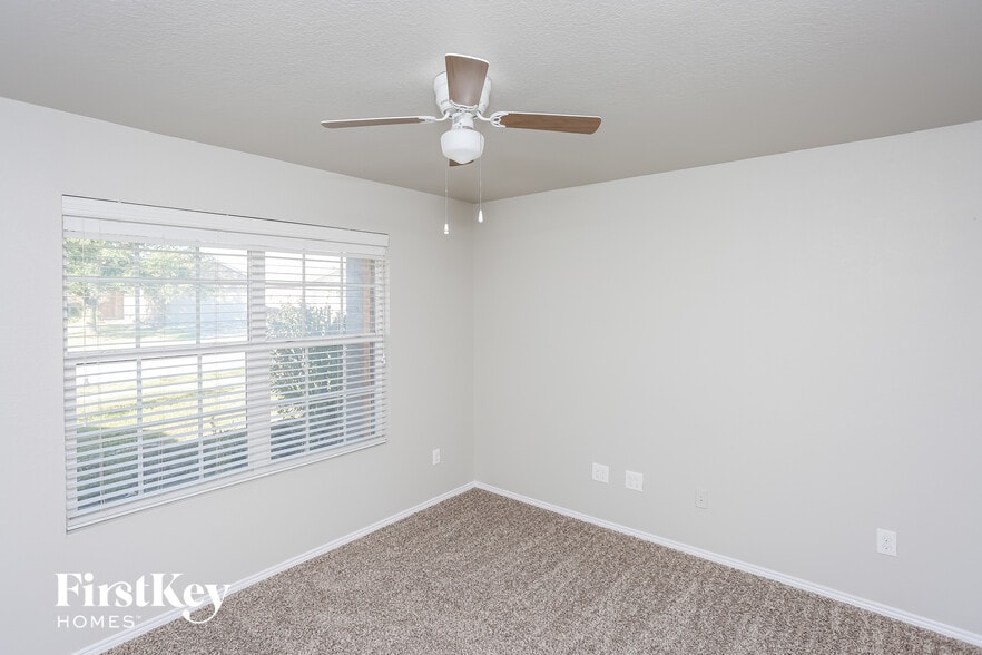 Building Photo - 10460 Winding Passage Way