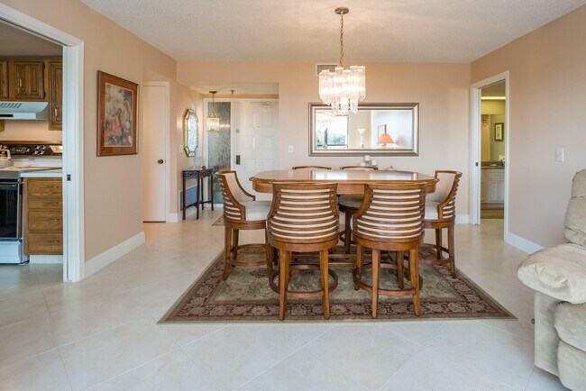 Building Photo - 5188 Woodland Lakes Dr